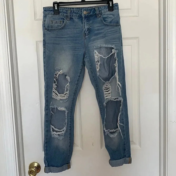 Forever21 Cropped Distressed Jeans - Picture 1 of 3